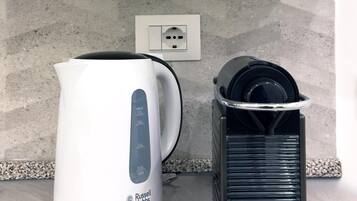 Kaffee und/oder Kaffeemaschine