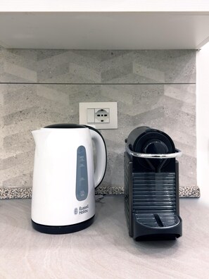 Kaffee und/oder Kaffeemaschine