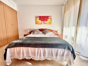 Room - Apartment in Roses with Private Terrace and Parking (Roses)