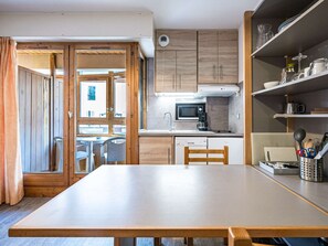 Microwave, dishwasher, coffee/tea maker, toaster - Studio in Brides-les-Bains, near gondola, 4 people (Brides-les-Bains)