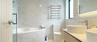 Spacious 370sqm New Home, Longhorn Dr Retreat