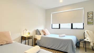 7 bedrooms, desk, iron/ironing board, travel crib
