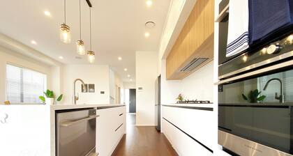 Spacious 370sqm New Home, Longhorn Dr Retreat