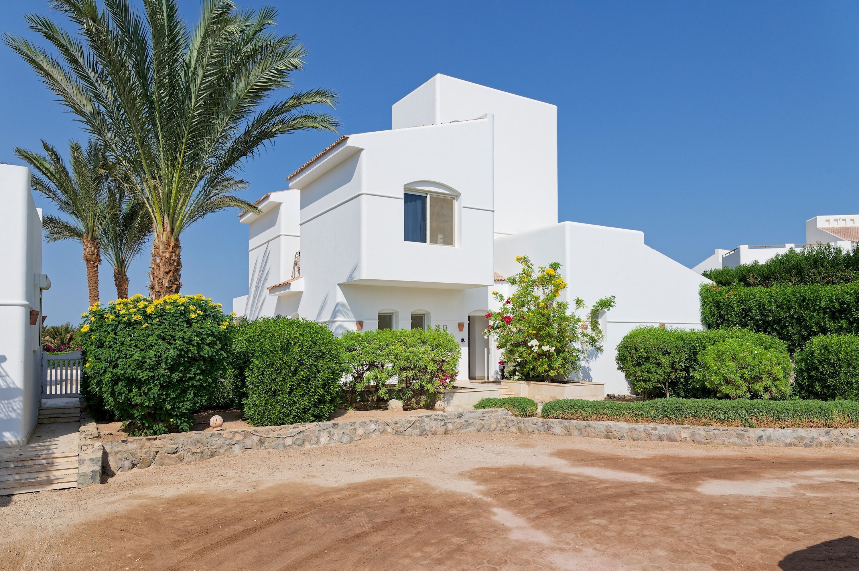 5 bedrooms