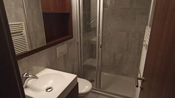 Standard-Einzelzimmer | Badezimmer