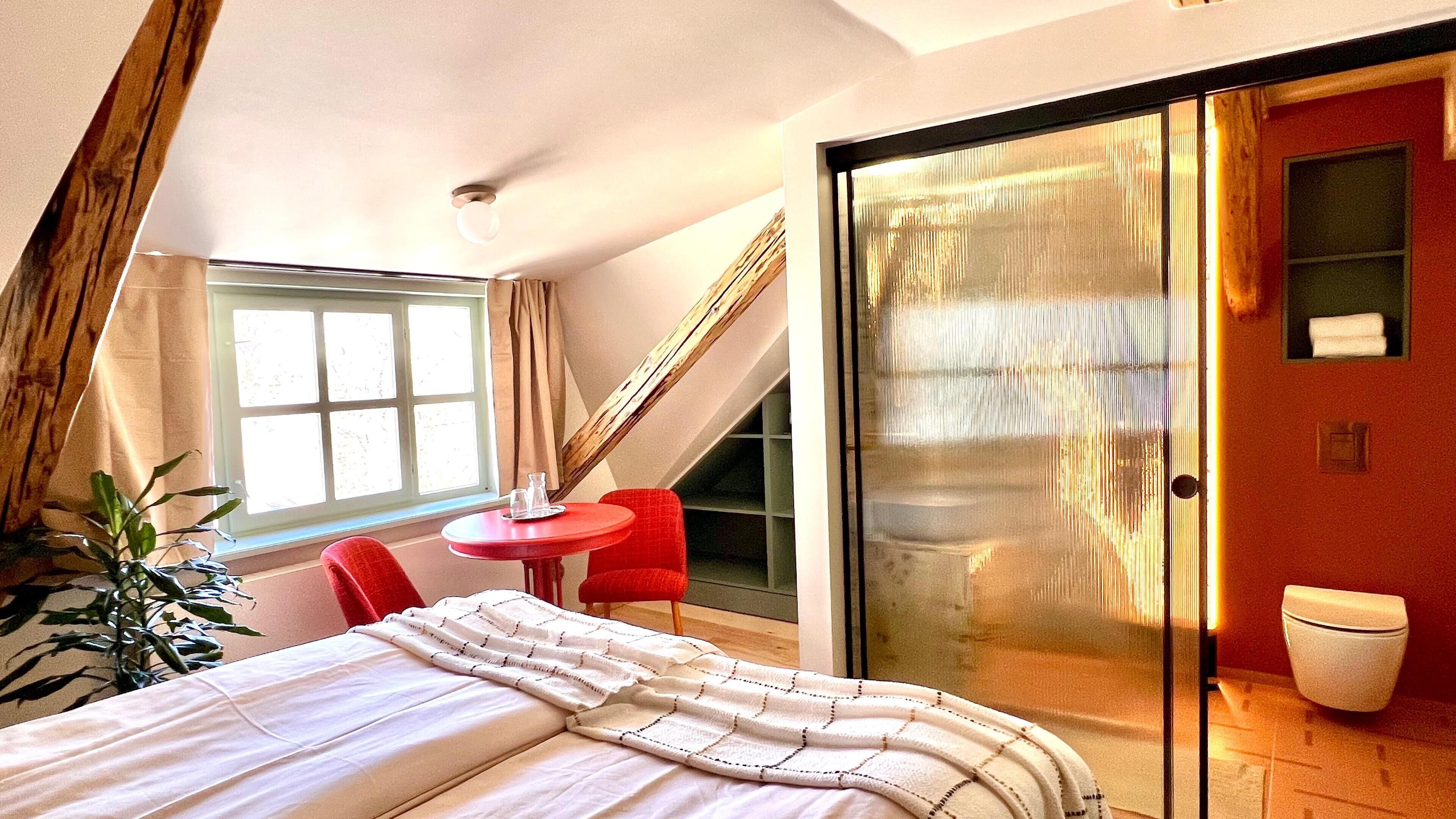 Kahden hengen classic-huone (yksi tai kaksi sänkyä), näköala pihalle | Ilmainen Wi-Fi