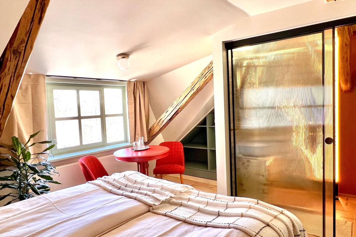 Kahden hengen classic-huone (yksi tai kaksi sänkyä), näköala pihalle | Ilmainen Wi-Fi