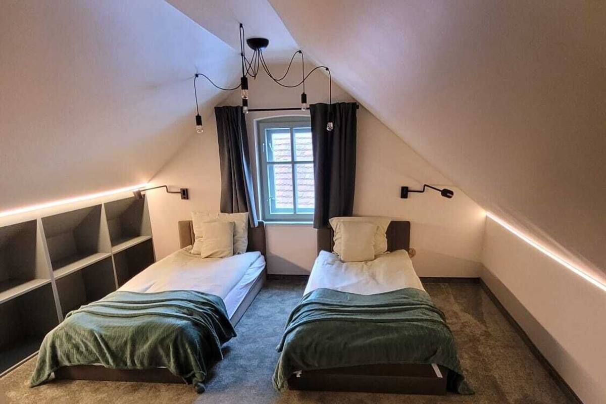 컴포트 쿼드룸, 마당 전망 | 무료 WiFi