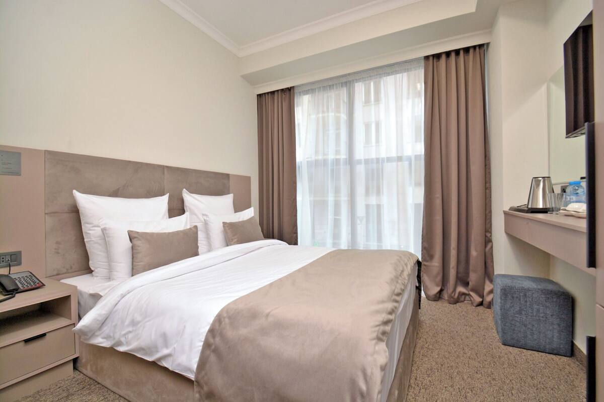 Basic Double Room, City View | In-room safe, free WiFi