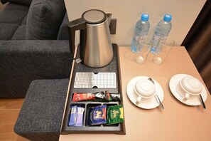 Habitació doble Deluxe, vistes a la ciutat | Cafè i cafetera