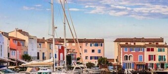 Exceptional villa with garden and pool on the port