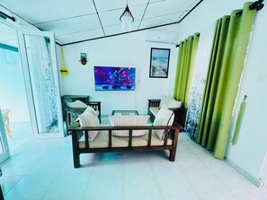 Room, 3 Bedrooms, Smoking, Balcony | Living room - Room-charming 3-bedroom Apartment With G (Kandy)