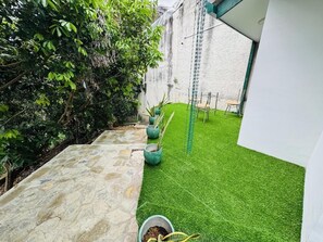 Habitación, 3 habitaciones, fumadores, balcón | Jardín