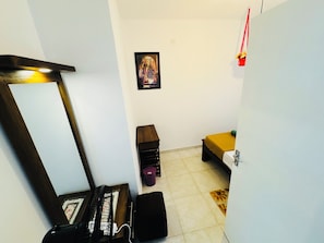 Room, 3 Bedrooms, Smoking, Balcony | Living room - Room-charming 3-bedroom Apartment With G (Kandy)