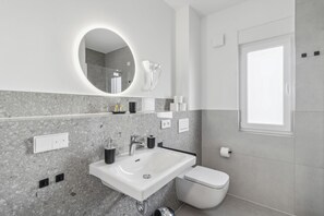 スタジオ バルコニー | バスルーム | トイレットペーパー