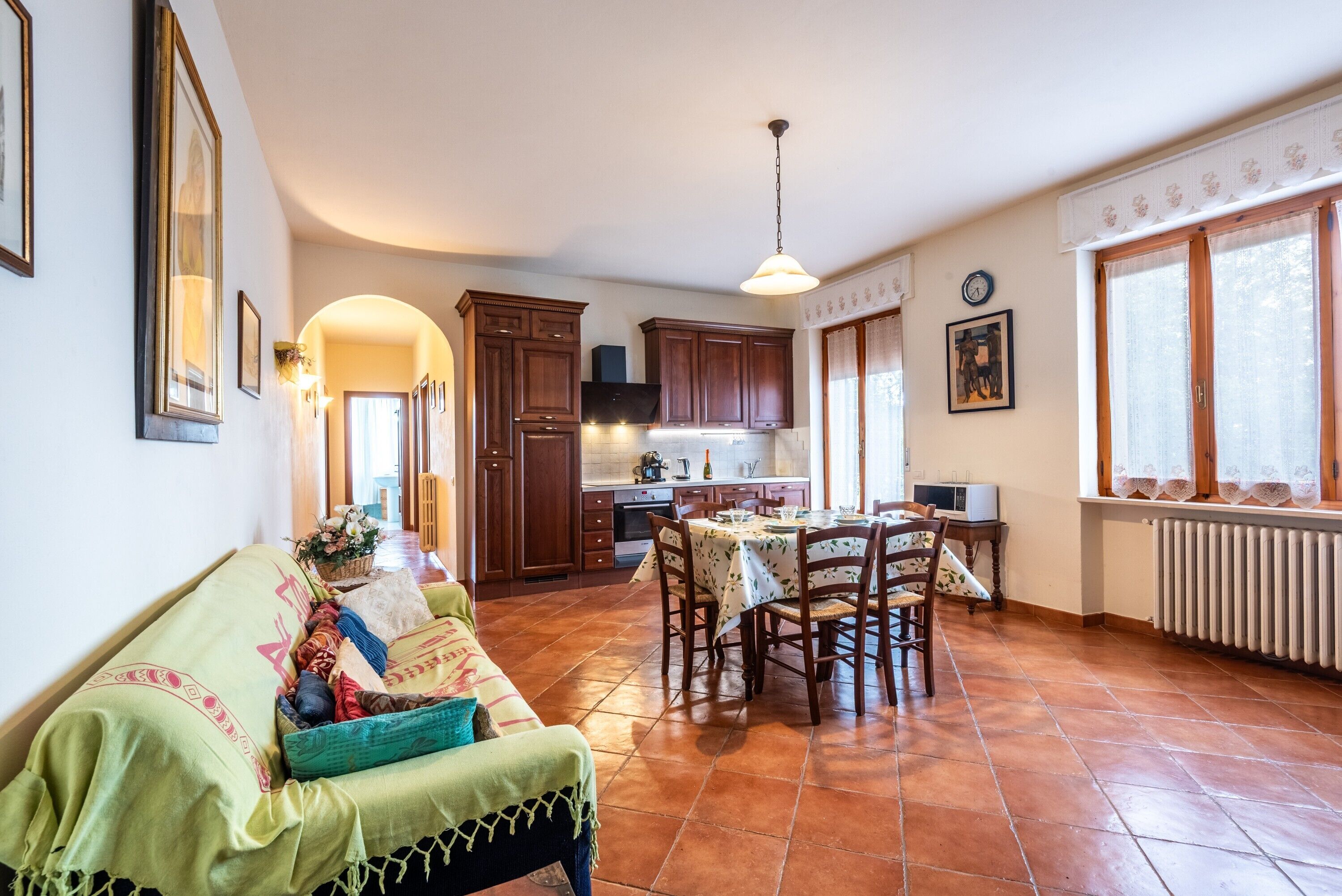 Fernseher, Kamin, DVD-Player, Stereoanlage