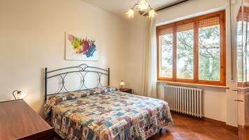 2 slaapkamers, een strijkplank/strijkijzer, wifi, beddengoed