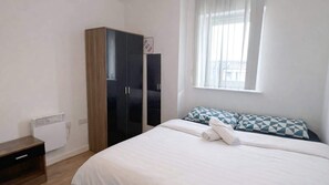2 bedrooms, iron/ironing board, WiFi, bed sheets