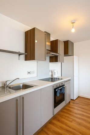 Private kitchen - Joyful City Living 2 Bed Apartment near Piccadilly (Greater Manchester)