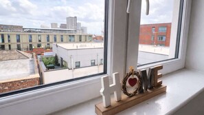 Interior - Central Manchester Apartment: Modern 2-Bed with Great Amenities (Greater Manchester)