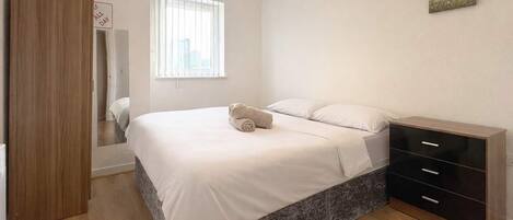 مكواة/لوح كي وواي فاي وملاءات أسرّة