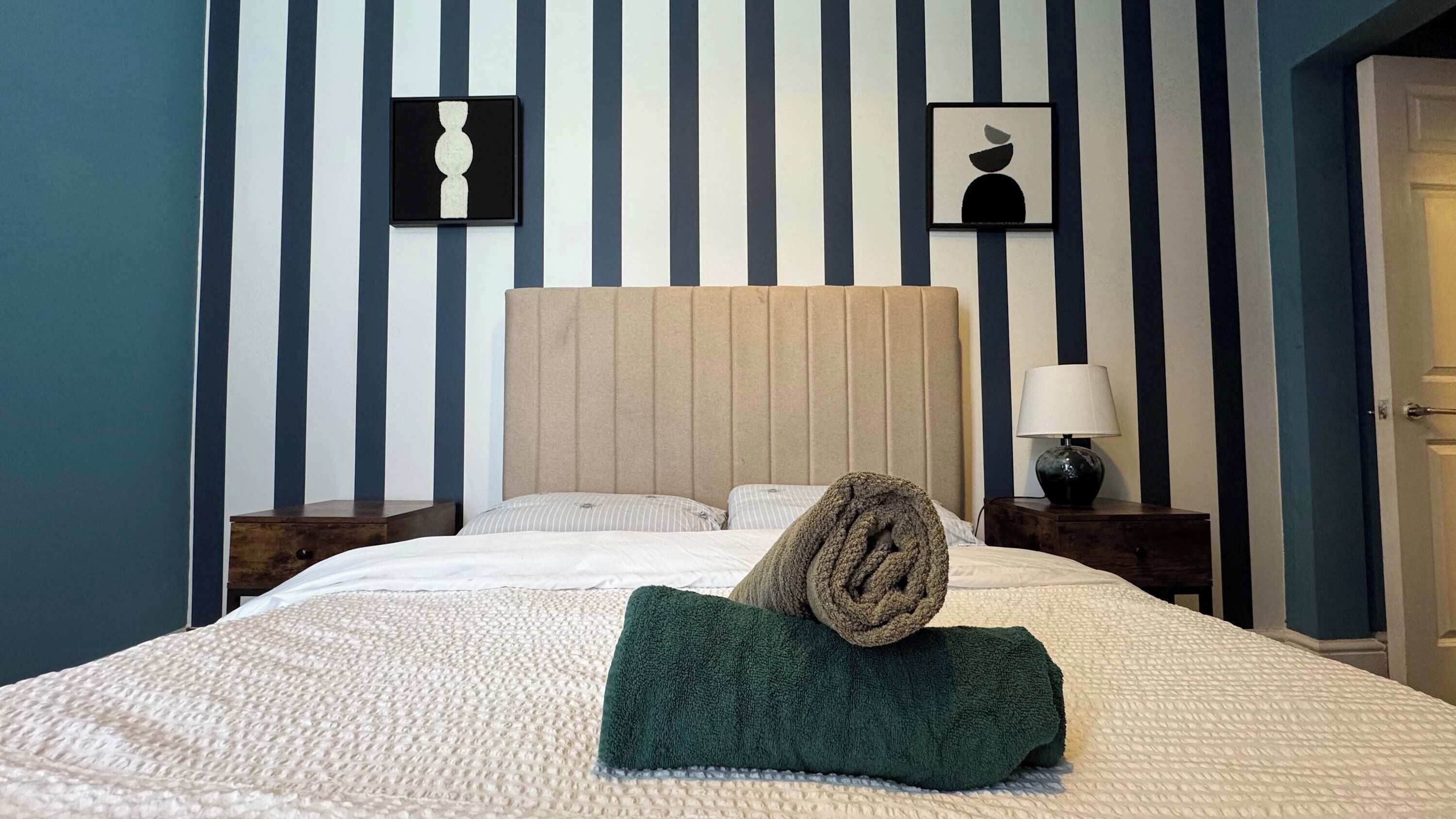 Iron/ironing board, WiFi