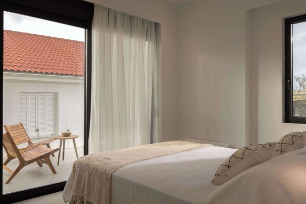 1 bedroom, iron/ironing board, bed sheets
