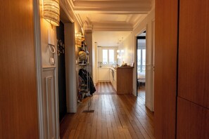 Interior - CANAL ST MARTIN, PARIS VIEW, ATTRACTIONS 30–60 days ahead? Private offer ART-VAp (Paris)