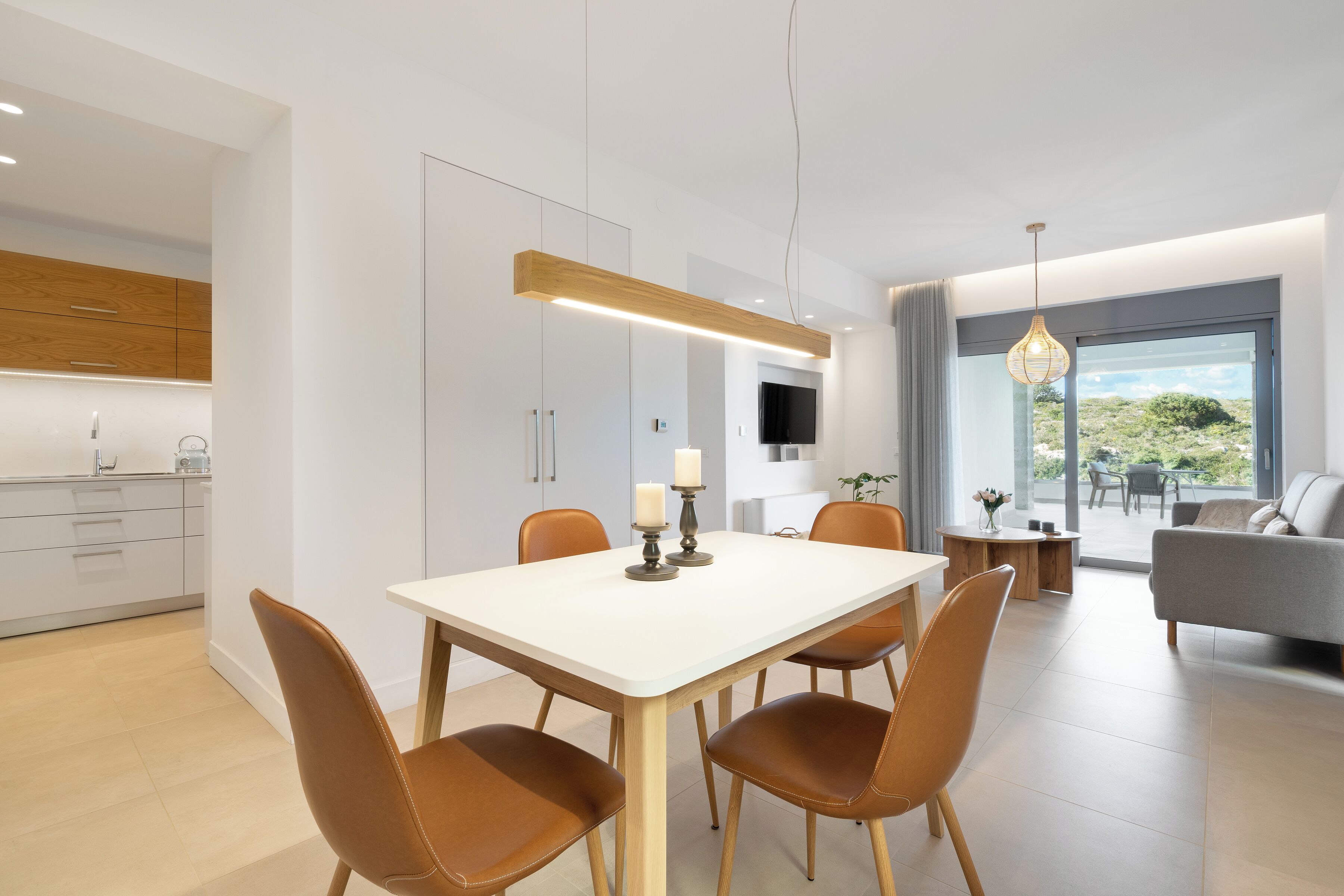 คอมฟอร์ทอพาร์ทเมนท์, วิวทะเล | ร้านอาหาร