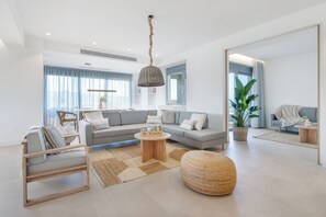 Living area - Le Mont Blanc  (Kounoupidiana)