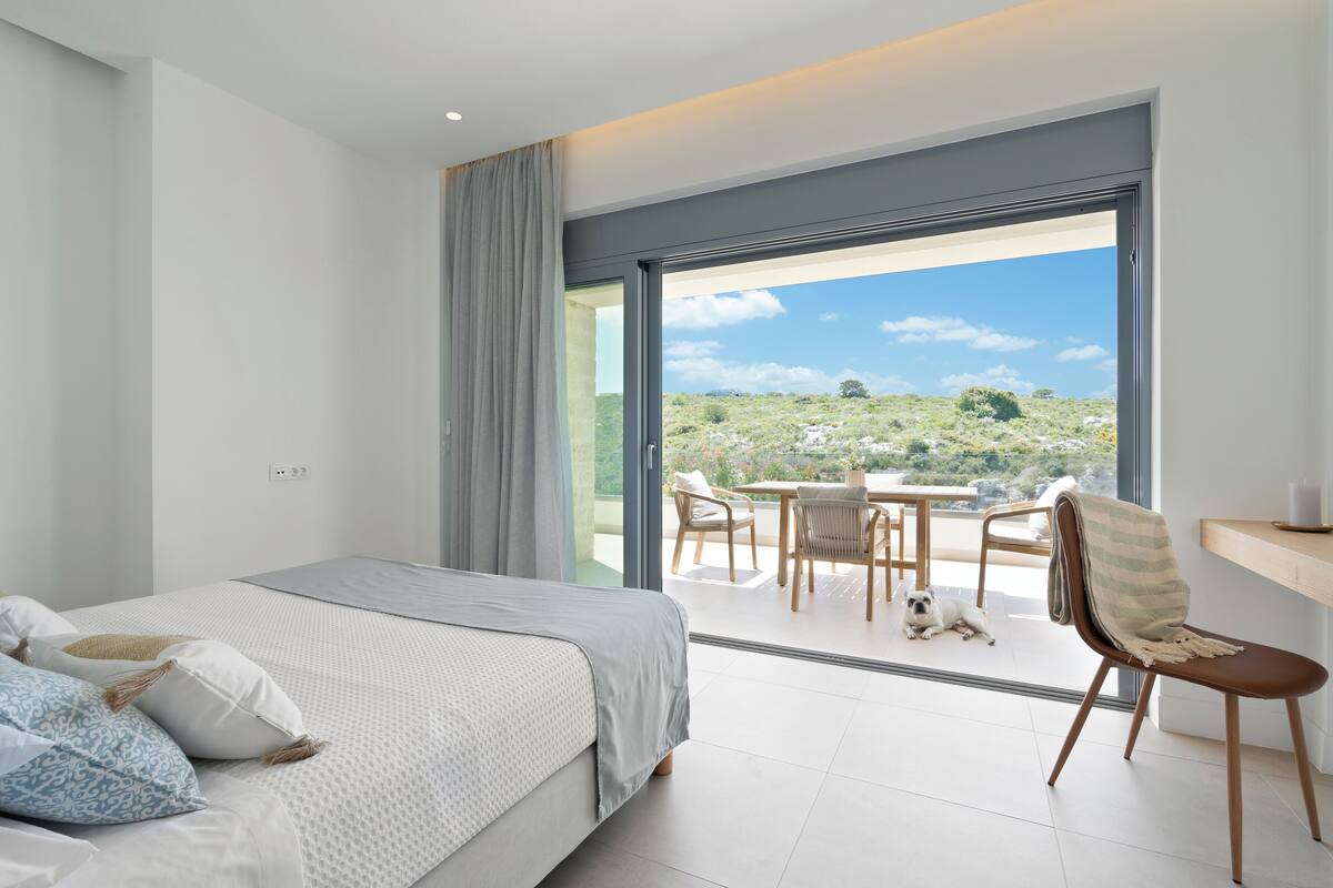 Familielejlighed - havudsigt | Skrivebord, arbejdsområde til bærbare computere, mørklægningsgardiner