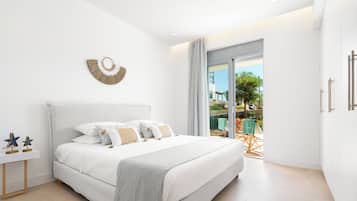 Luksus-lejlighed - havudsigt | Skrivebord, arbejdsområde til bærbare computere, mørklægningsgardiner