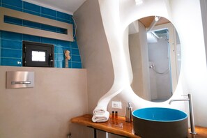 Hús með útsýni - sjávarsýn | Baðherbergi | Sturta, snyrtivörur án endurgjalds, hárblásari, handklæði