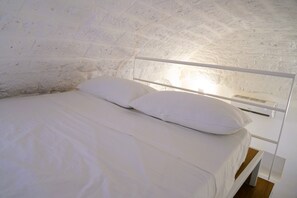 Panoramic House, Sea View | Iron/ironing board, free WiFi - Casetta Bouganville - Arcuève (Ostuni)