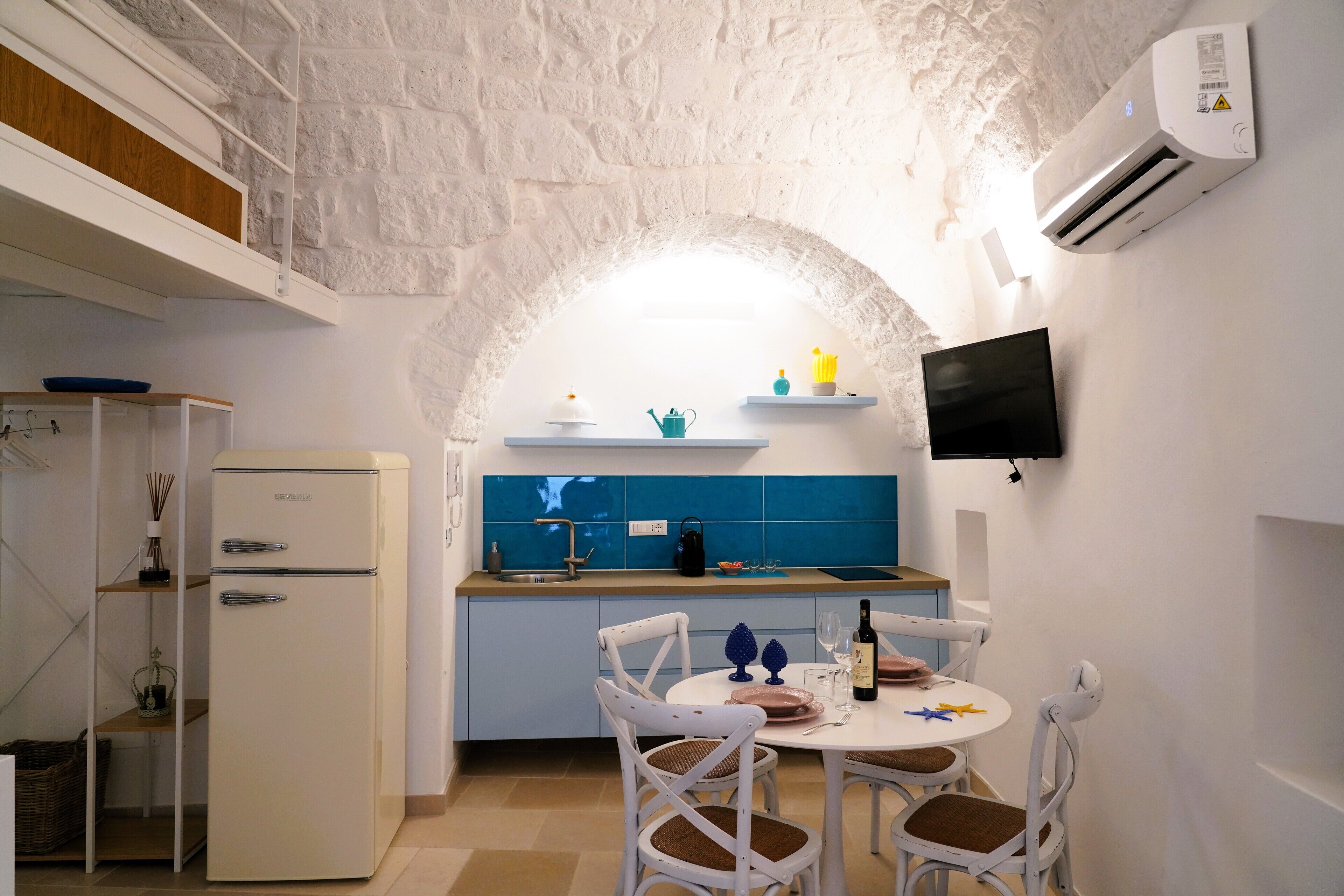 パノラミック ハウス シービュー | リビング エリア | 薄型テレビ