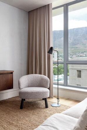 Interior - Cape Town's luxury 1-bedroom, City and Table Mountain Views, Pool (Cape Town)