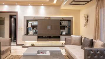 House | 6 bilik tidur