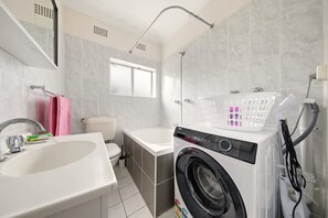 Rumah | 2 kamar tidur dan internet