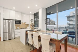Apartment - Metawise BnB Bright Open 2BR Arncliffe Sleeps 6 (Sydney)