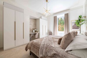 Apartment - Roma Elegante 3 Bedrooms With 5 Star Comfort in Stylish Prati Neighborhood (Rome)