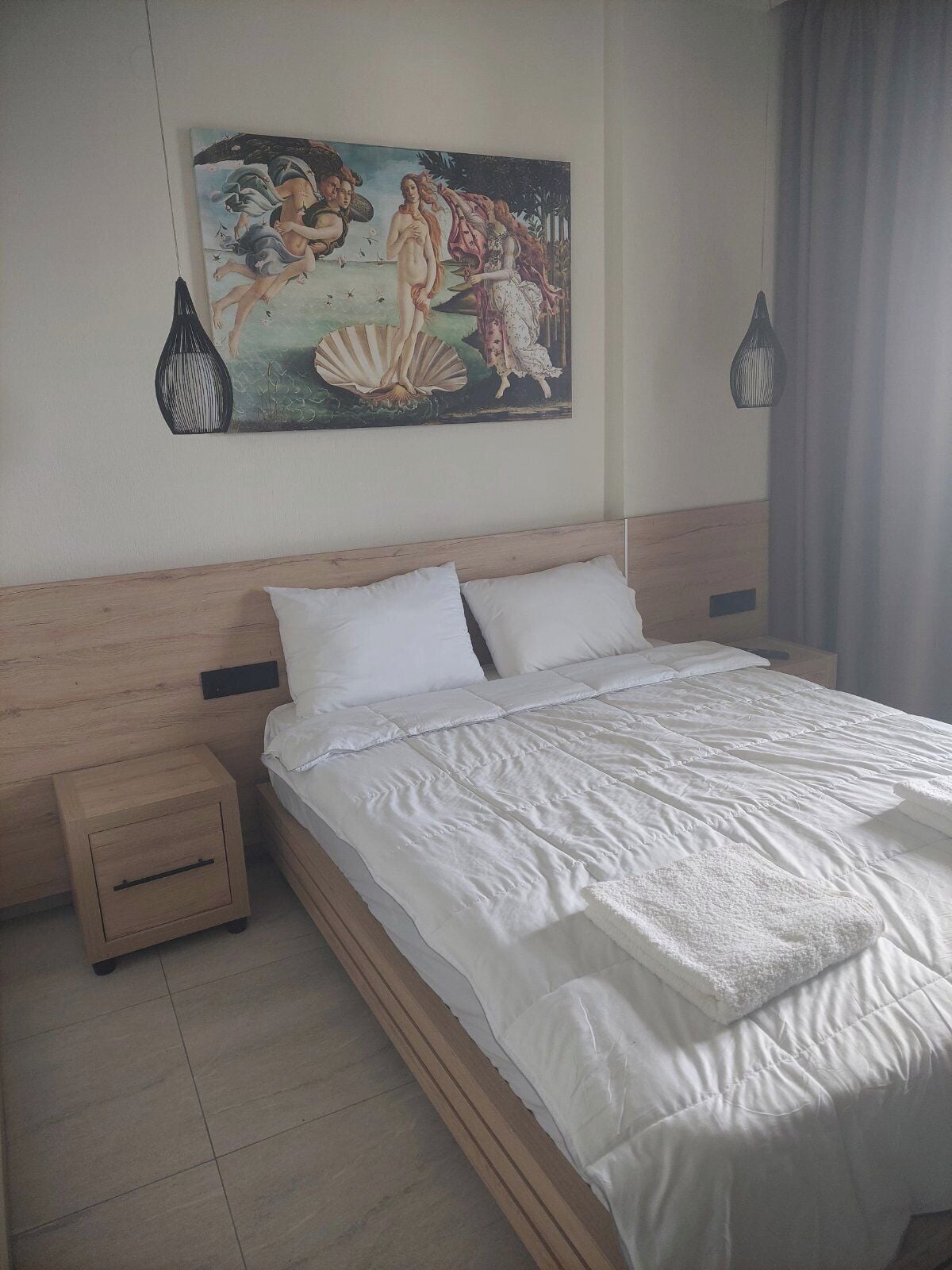 Cortinas blackout, tabla de planchar con plancha y wifi gratis 
