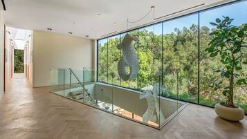 Luxury House, Multiple Beds, Pool Access, Pool View (Hutton Canyon) | Interior