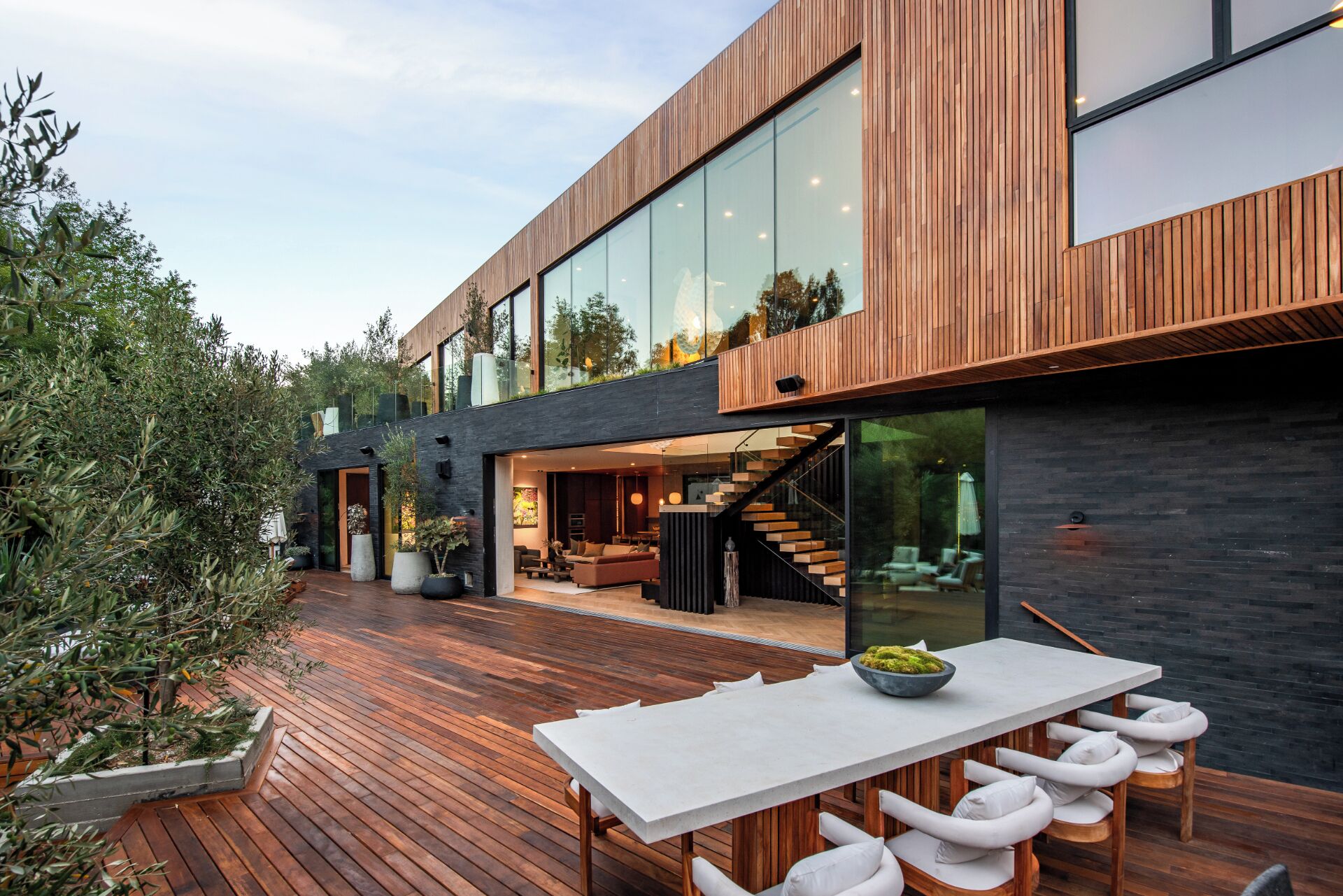 تناول الطعام بالخارج