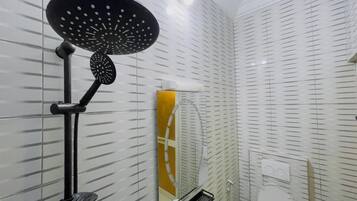 Handtücher, Seife, Toilettenpapier