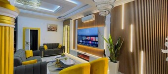 Luxury Beach side Villa  4 Bedrooms WiFi & Free Parking