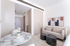 Studio - Stayshort - Relaxing Studio in JVC That Sleeps 2 (Dubai)