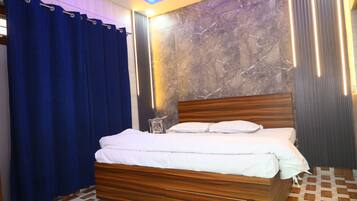 Internet, bed sheets