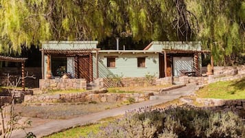 Dobbelt- eller tomannsrom – standard, terrasse, hageutsikt | Eksteriør