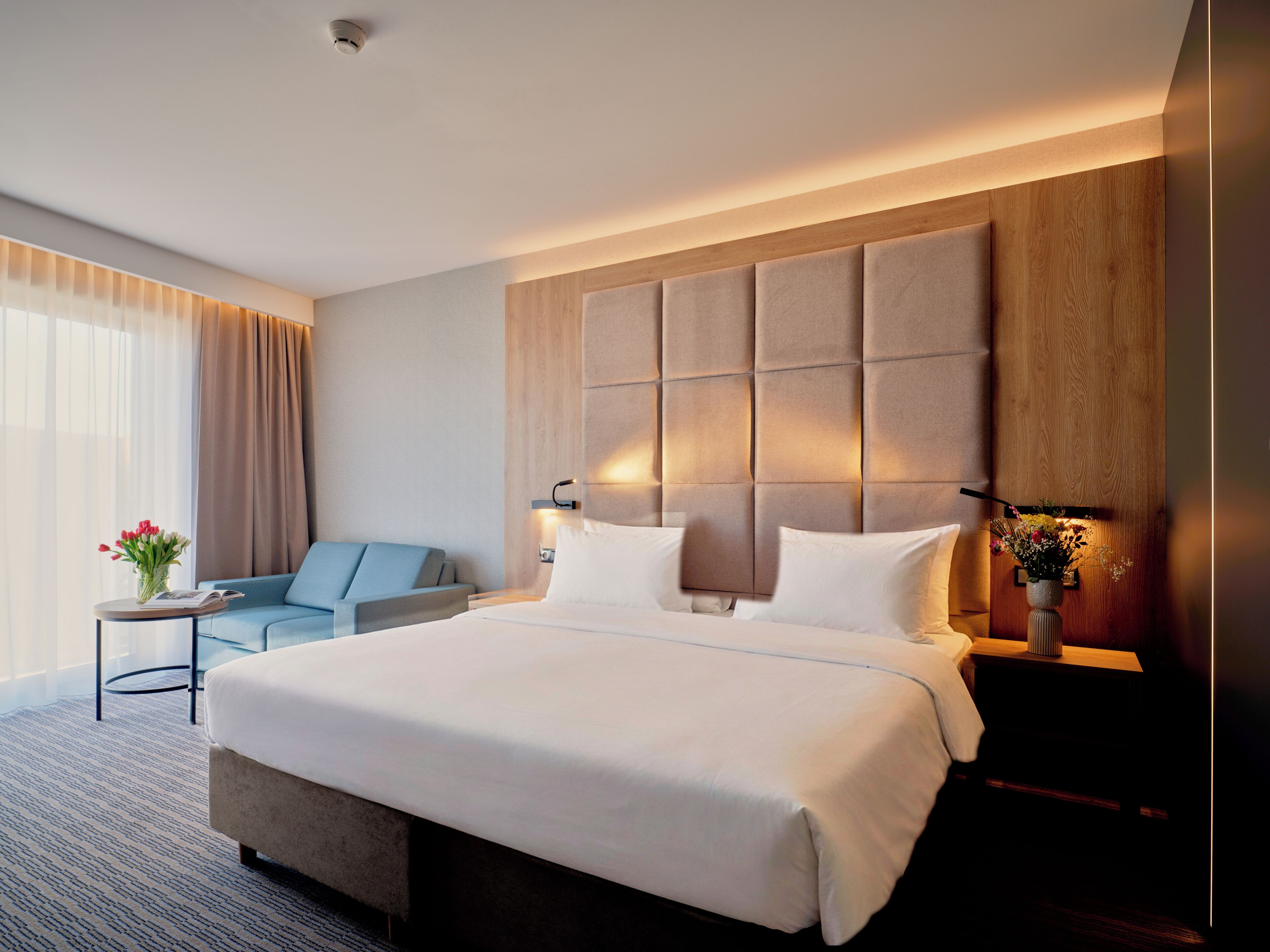 Perhehuone | Työpöytä, kannettavalle tietokoneelle sopiva työtila, ilmainen Wi-Fi