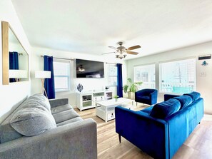 TV - Pelican House-Private Pool & Hot Tub Sleeps 16 (South Padre Island)